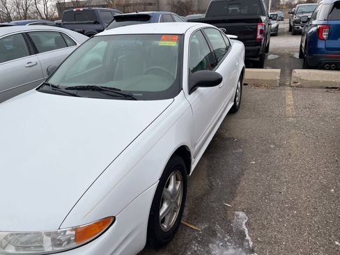 Used 2004 Oldsmobile Alero GL image 6