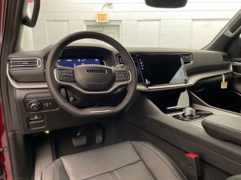 New 2025 Jeep Wagoneer Series II image 12