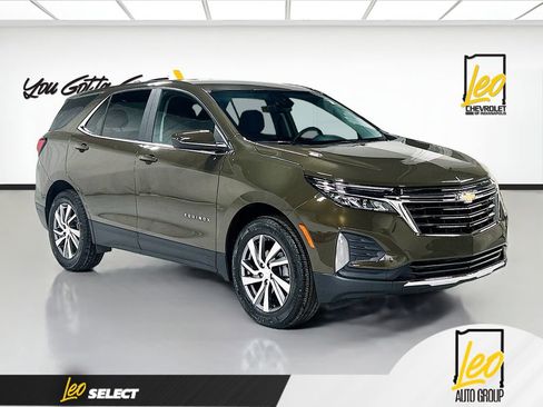 Used 2023 Chevrolet Equinox LT image 3
