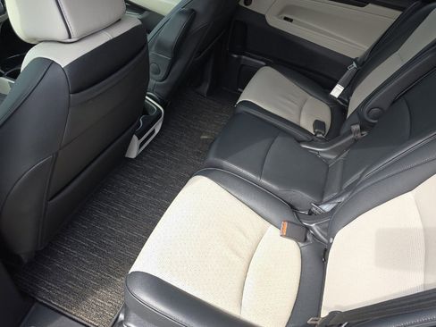 Used 2025 Honda Odyssey Elite image 12