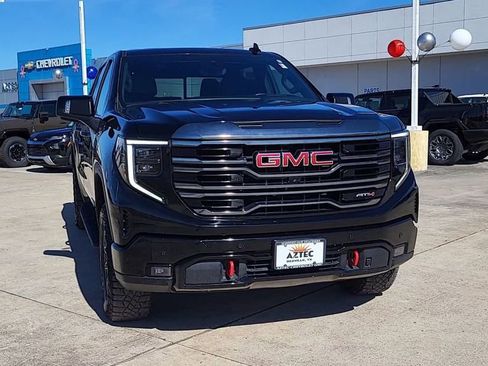 Used 2024 GMC Sierra 1500 AT4 w/ Technology Package image 2