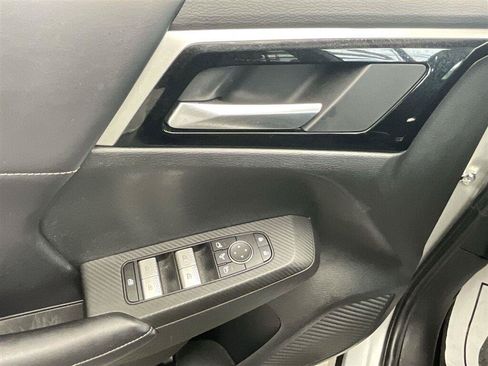 Used 2024 Mitsubishi Outlander SE AWD/4WD image 23