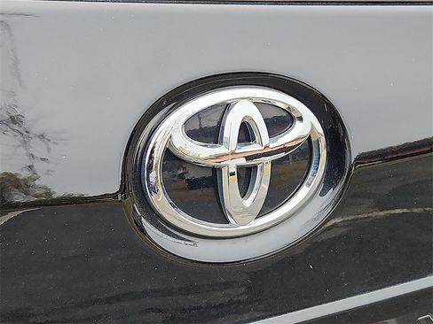 Used 2020 Toyota Sienna XLE image 31