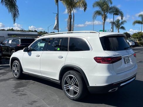 Used 2025 Mercedes-Benz GLS 450 4MATIC image 11