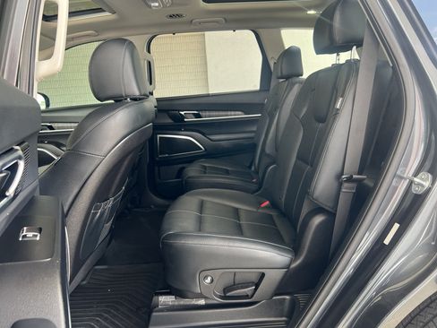 Used 2024 Kia Telluride SX FWD image 23