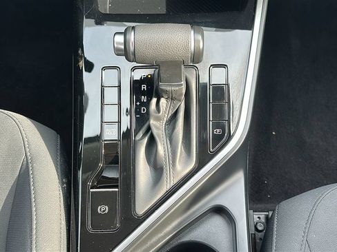 Used 2026 Kia Niro LX FWD image 25