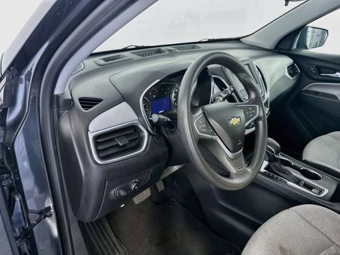 Used 2022 Chevrolet Equinox LS w/ LS Convenience Package FWD image 9