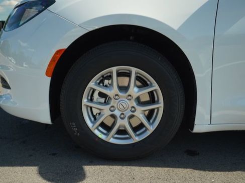 New 2026 Chrysler Voyager LX image 10