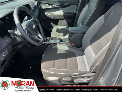 Certified 2024 Chevrolet TrailBlazer LT w/ LT Cold Weather Package AWD/4WD image 18