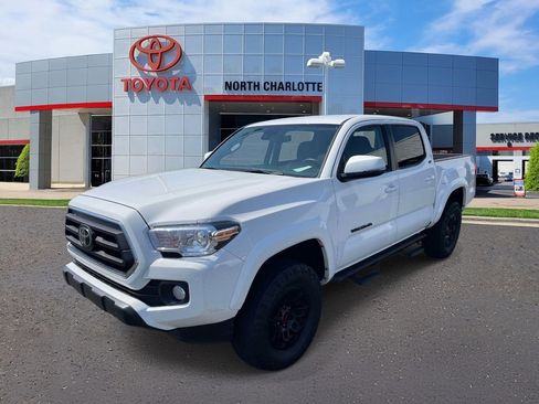 Used 2023 Toyota Tacoma SR5 w/ Technology Package image 6