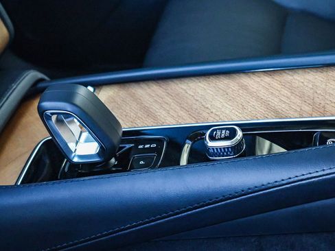 Used 2024 Volvo XC90 B6 Plus w/ Protection Package Premier image 31