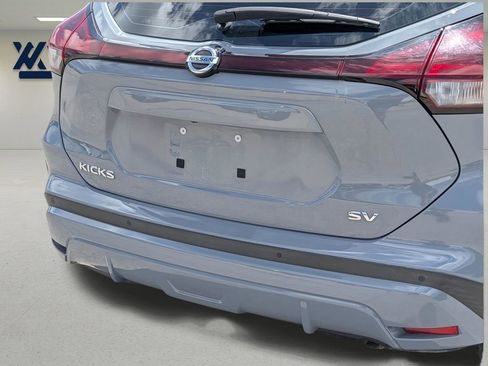 Used 2021 Nissan Kicks SV FWD image 8