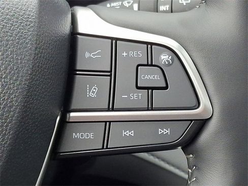 New 2025 Toyota Highlander Platinum image 18