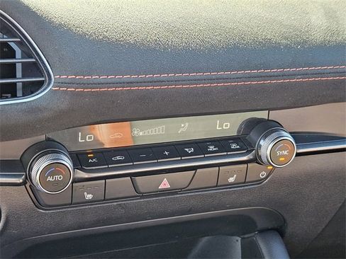 Used 2024 MAZDA MAZDA3 s image 23