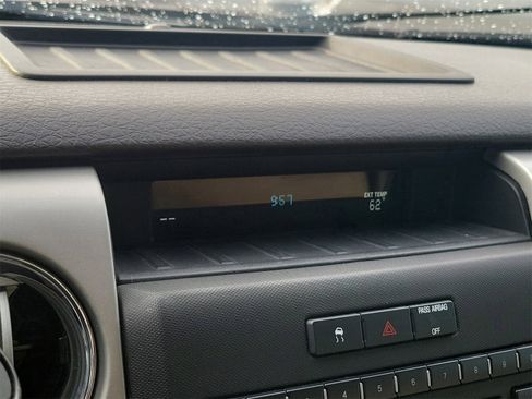 Used 2010 Ford F150 XLT image 26