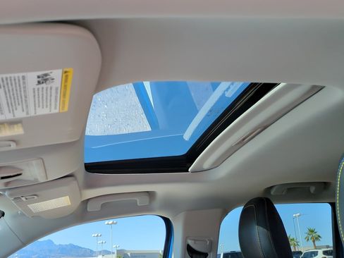 Used 2025 Ford Maverick Lobo AWD/4WD image 17