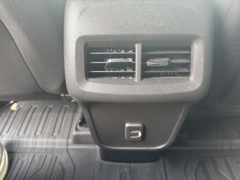 Used 2023 GMC Terrain SLE w/ Driver Convenience Package AWD/4WD image 14