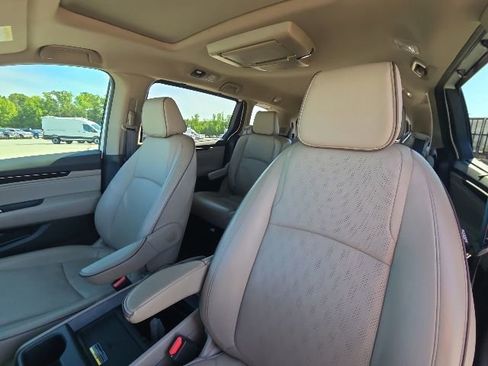 Used 2023 Honda Odyssey Elite image 25