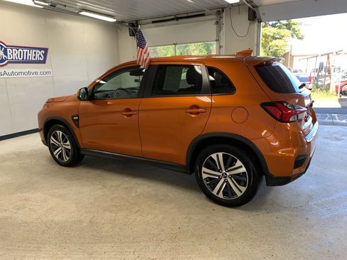 Used 2024 Mitsubishi Outlander Sport SE image 3