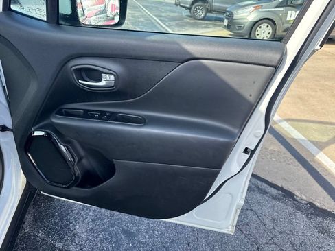 Used 2020 Jeep Renegade Altitude AWD/4WD image 30