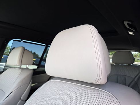 Used 2024 BMW X5 M60i AWD/4WD image 16