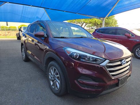 Used 2017 Hyundai Tucson SE image 2