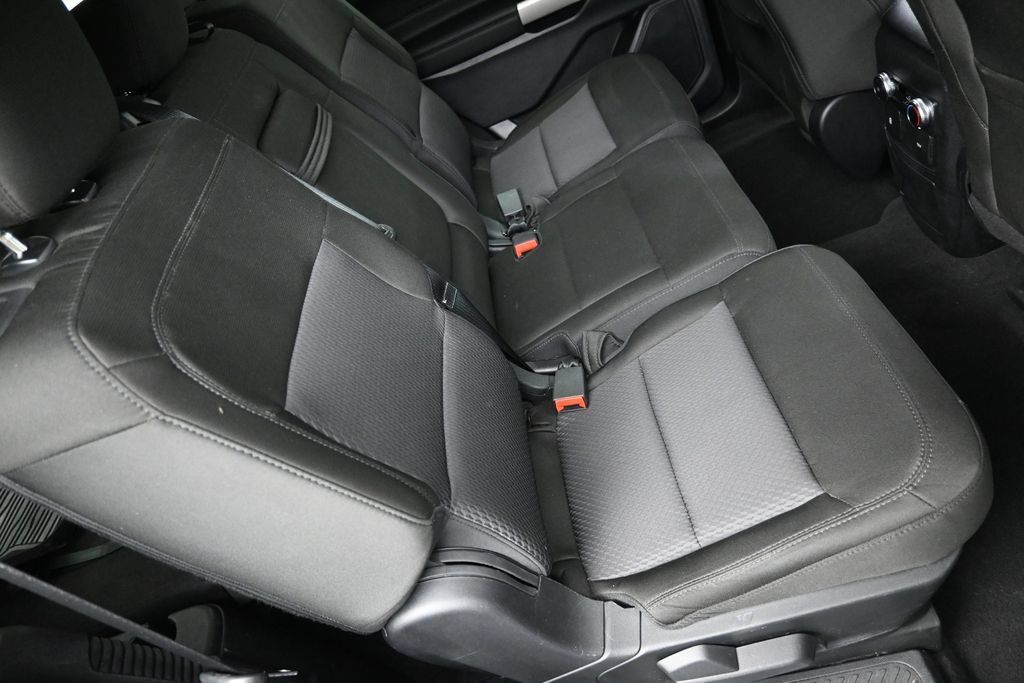 Used 2023 Ford Explorer XLT AWD/4WD image 23