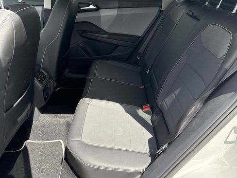 Used 2023 Volkswagen Taos SE image 23