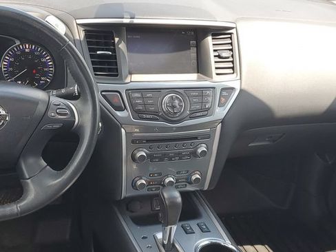 Used 2018 Nissan Pathfinder S AWD/4WD image 15