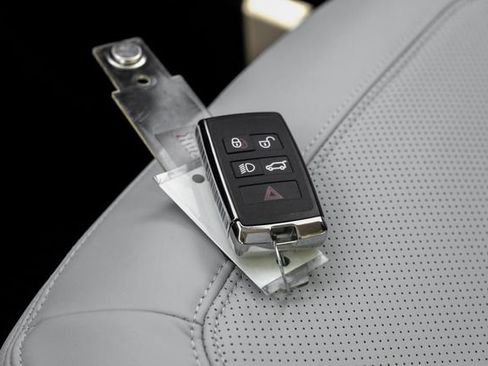 New 2026 Land Rover Defender 110 X-Dynamic SE AWD/4WD image 66