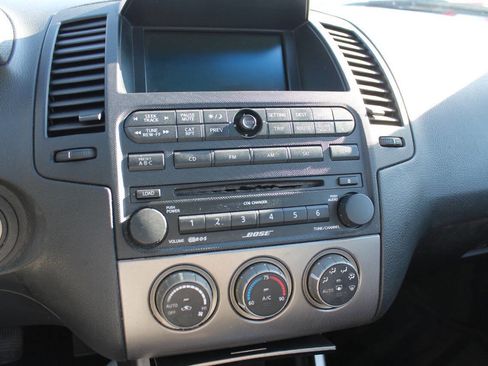 Used 2005 Nissan Altima 3.5 SE w/ (X02) Navigation Pkg FWD image 24