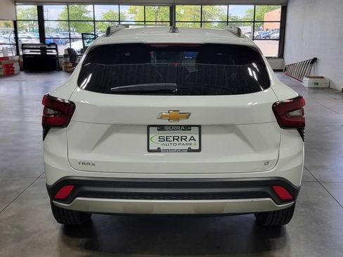 Used 2024 Chevrolet Trax LT w/ Driver Confidence Package FWD image 6
