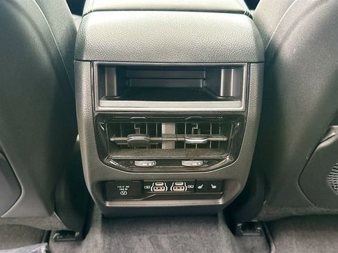 New 2025 Jeep Grand Cherokee Limited 4xe image 28