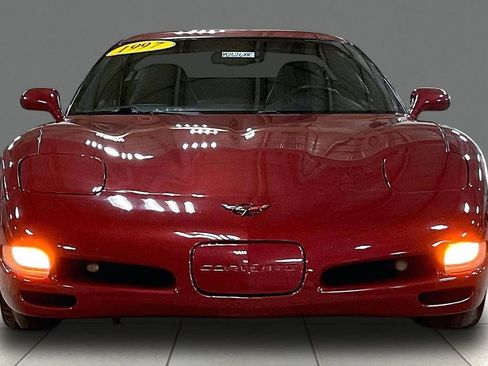 Used 1997 Chevrolet Corvette Coupe RWD image 3