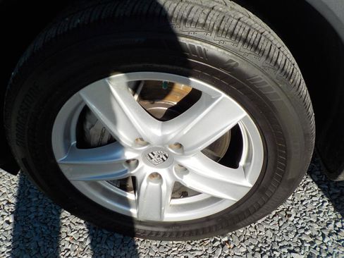 Used 2012 Porsche Cayenne S image 34