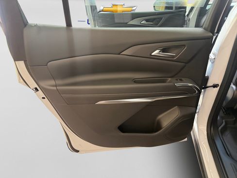 New 2027 Chevrolet Traverse LT w/ Midnight/Sport Edition FWD image 20