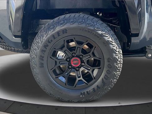 Used 2025 Toyota Tacoma TRD Pro image 38
