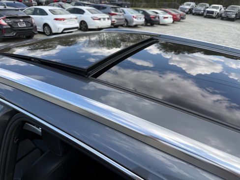 Used 2017 Audi Q5 2.0T Premium Plus w/ Technology Package image 15