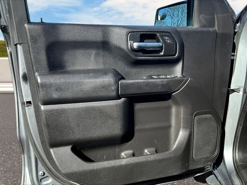 Used 2022 Chevrolet Silverado 1500 Custom image 13