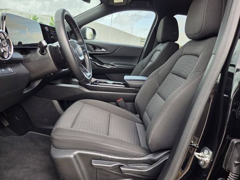 Used 2025 Chevrolet Equinox LT FWD image 25