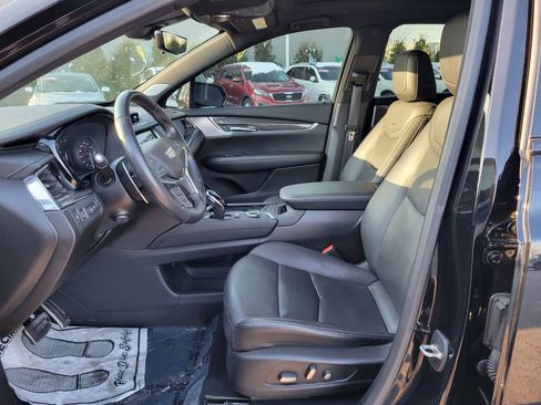 Used 2022 Cadillac XT5 Sportv w/ Technology Package image 16