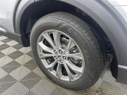 Used 2023 Ford Explorer XLT w/ Equipment Group 202A AWD/4WD image 20