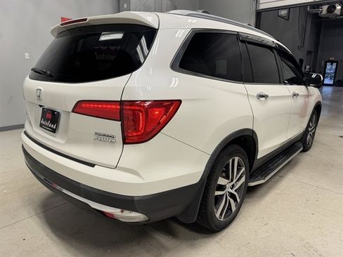 Used 2017 Honda Pilot Touring image 7