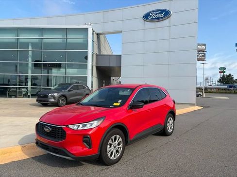 Used 2024 Ford Escape Active w/ Tech Pack #1 FWD image 1