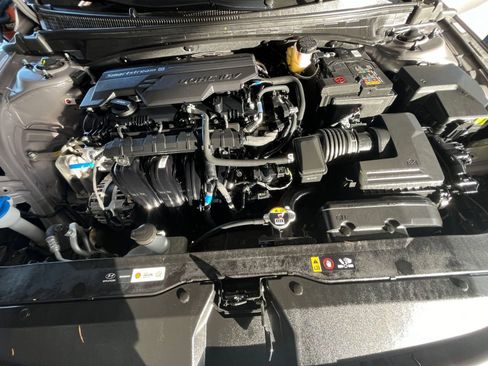 Used 2025 Hyundai Elantra SEL image 32