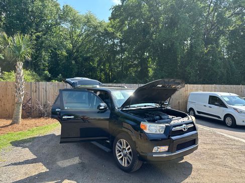 Used 2013 Toyota 4Runner Limited AWD/4WD image 18