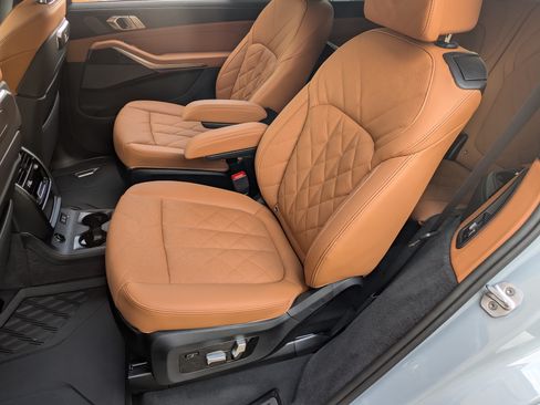 Used 2027 BMW X7 xDrive40i w/ M Sport Package AWD/4WD image 18