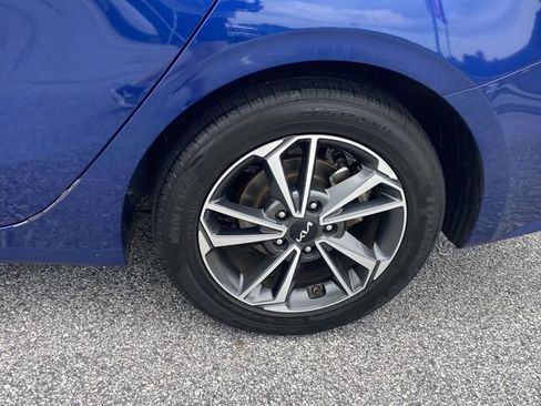 Used 2023 Kia Forte LXS FWD image 9