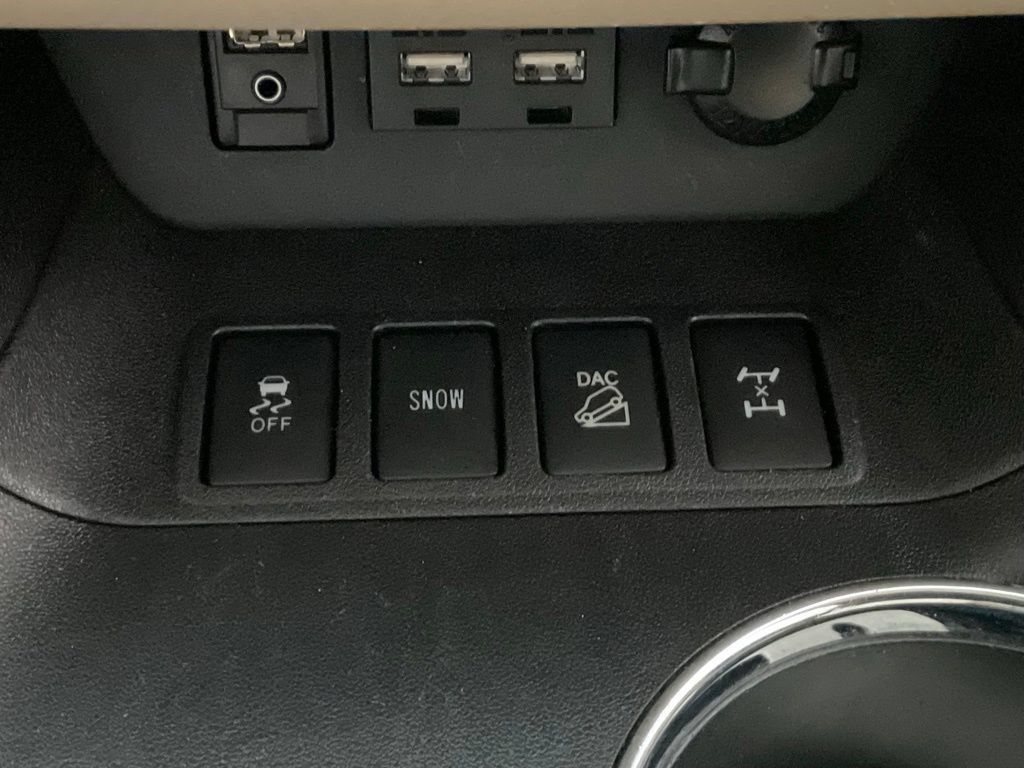Used 2019 Toyota Highlander Limited AWD/4WD image 18