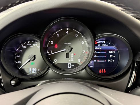 New 2025 Porsche Macan image 28